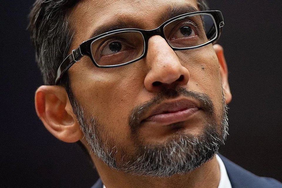 ENCIK SUNDAR PICHAI: Pengasas Goggle, dalam satu kenyataan kepada kakitangannya, memaklumkan bahawa Encik Pichai, dilihat sebagai individu paling layak menjadi Ketua Pegawai Eksekutif (CEO) Google dan Alphabet pada masa depan. - Foto AFP