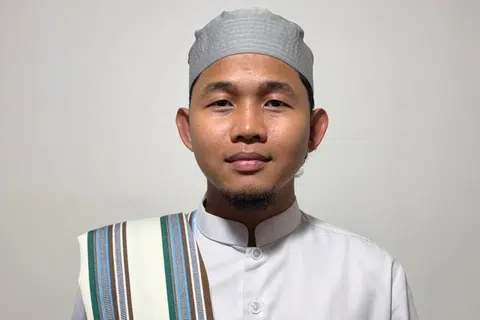 Masjid Assyafaah, imam muda