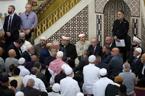 Albanese, Anthony Albanese Masjid Lakemba, protes Gaza Australia, solat raya Sydney 2026, Hizb ut-Tahrir diharamkan, berita Sydney hari ini