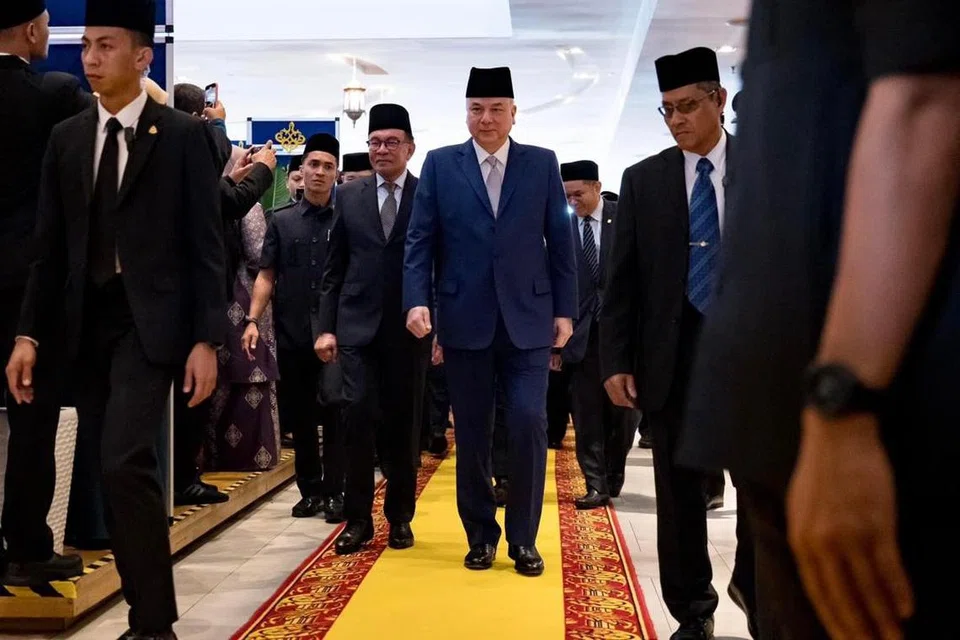 Sultan Perak, Sultan Nazrin Muizzuddin Shah (tengah, depan) ketika diiringi Perdana Menteri Malaysia, Datuk Seri Anwar Ibrahim, ketika menghadiri Persidangan Pemikiran dan Tamadun Islam Sedunia 2024 (WCIT 2024) di Ipoh, Perak, pada 29 Julai.