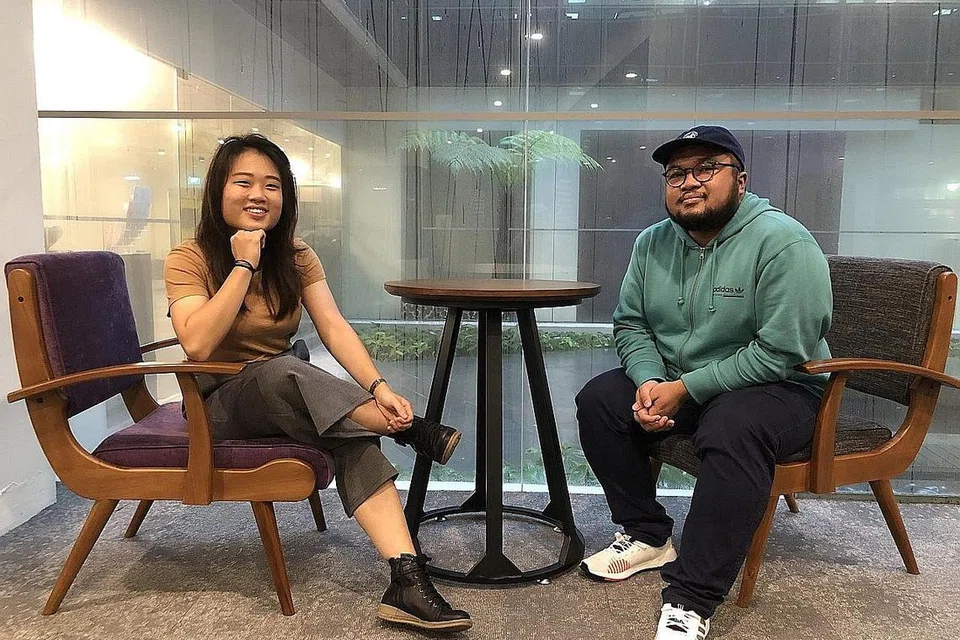 PENGALAMAN MEMBUKA MATA: Aqid Aiman (kanan) dan Michelle Jeon Hye menghasilkan lagu Departure Song yang berteraskan kisah penghijrahan seseorang dari Palembang ke Singapura, sesuatu yang banyak berpandukan hikayat Sang Nila Utama dan mitos Hang Nadim. - Foto BH oleh HARYANI ISMAIL