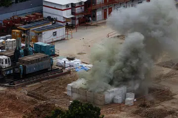 OPERASI BERJAYA: Bom Perang Dunia Kedua seberat 100 kilogram berjaya dimusnahkan menerusi operasi yang dijalankan pasukan Pelupusan Bahan Letupan (EOD) Angkatan Bersenjata Singapura (SAF) pada Selasa. 