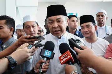 Pengerusi Barisan Nasional (BN), Datuk Seri Ahmad Zahid Hamidi, berkata beliau mengalu-alukan mana-mana individu atau tokoh dengan syarat mereka dapat menyatukan pemikiran dan tidak terus berpecah.