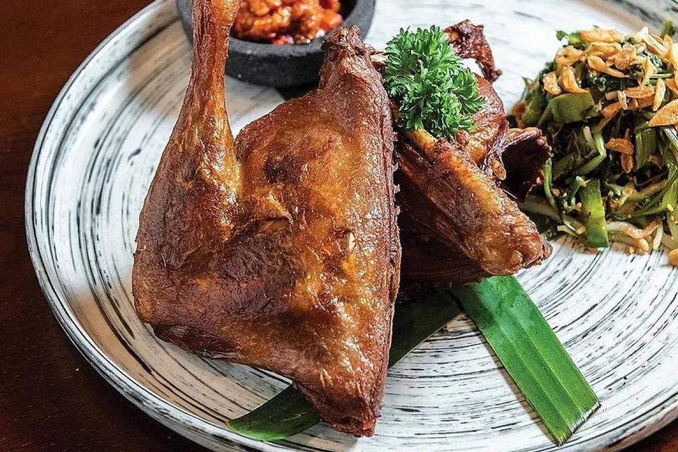 - Foto SAMA SAMA BY TOK TOK