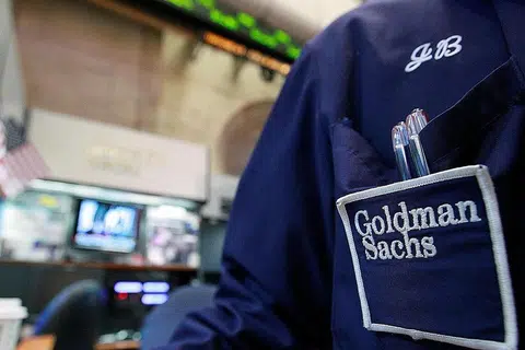 KURANGKAN KAKITANGAN BANK: Kebanyakan pembuangan pekerja Goldman Sachs akan dilakukan di Hongkong, Singapura dan China. - Foto REUTERS