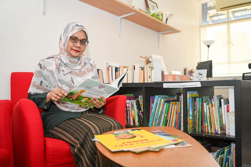 PROLIFIK: Cik Nur-El-Hudaa Jaffar baru melancarkan buku terkininya,‘It Starts With One’ di Pesta Buku Melayu Singapura 2023. 