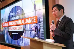 LEBARKAN SAYAP NIAGA: Timbalan Perdana Menteri, Encik Lawrence Wong, melancarkan nod Perikatan Inovasi Global (GIA) baru untuk membantu syarikat tempatan lebarkan sayap ke Amerika Syarikat. 
