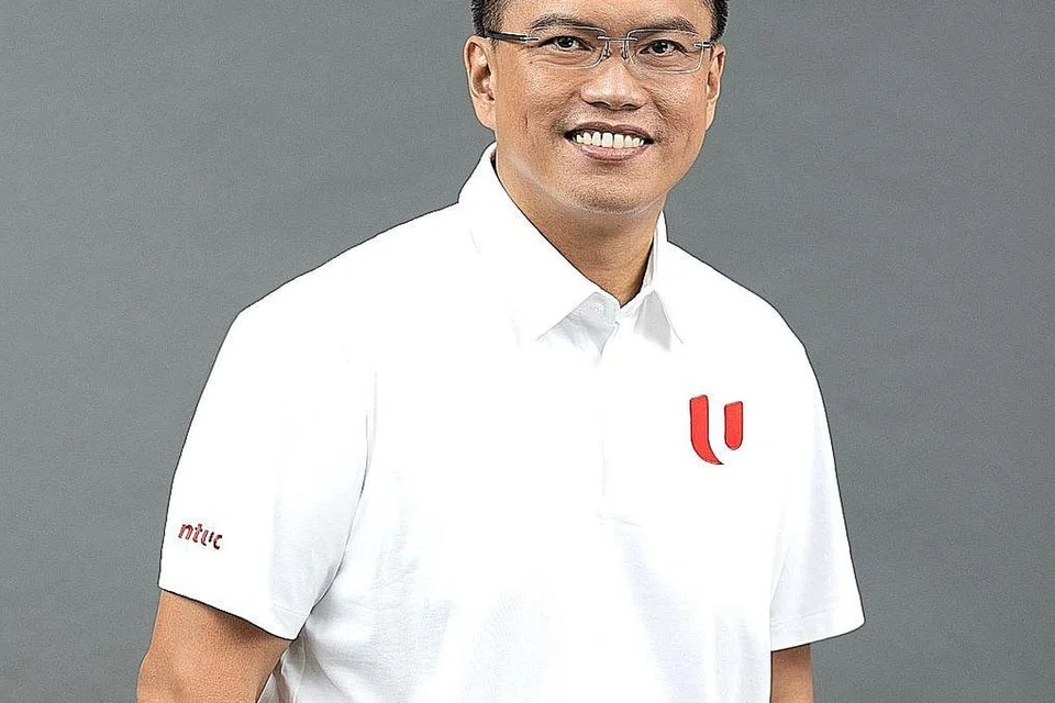 CABARAN: "Saya pernah mendengar kes pelajar yang memasuki sekolah menengah melalui DSA dalam bidang sukan misalnya, mendapati dirinya hilang minat pada sukan tersebut dan merana sepanjang empat tahun di sekolah menengah. Jika berlakunya hal sedemikian, ia bercanggah dengan matlamat yang ditetapkan bagi skim DSA ini." - Pengerusi GPC bagi Pendidikan, Encik Patrick Tay.