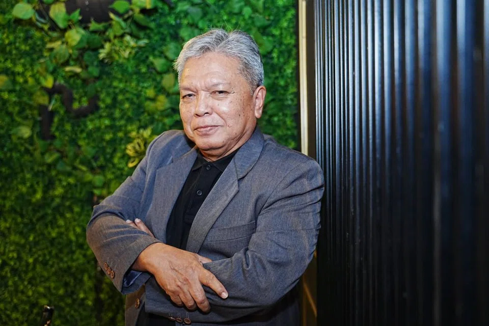 Eddy Ali masih kelihatan cergas dan bertenaga walaupun umurnya sudah menjangkau 70 tahun.