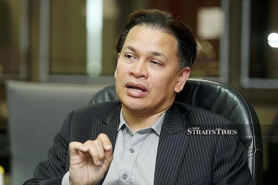 DATUK NORMAN: Sangat terkejut dan sedih apabila beberapa kenalan menghantar pautan sebuah blog yang mengaitkannya dengan beberapa tokoh politik kononnya dalang konspirasi video itu.