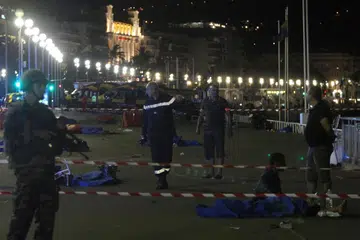 80 terbunuh dalam serangan trak di Nice