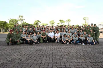 Encik Zaqy Mohamad (barisan depan, tengah) bersama peserta ‘Boot Camp’ Wanita di Kem Maju yang diadakan pada 7 dan 8 Disember.