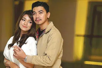 DIUJI WATAK BERAT: Meskipun dapat meluangkan masa bersama dalam drama 'Jadikan Aku Yang Kedua', Amar Baharin dan Amyra Rosli 'tersepit' dengan pergolakan emosi watak suami yang berat menerima kehadiran gadis yang menggantikan tempat arwah isterinya. - Foto MALAYSIAN ACCESS
