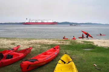 Orang ramai yang menyertai kegiatan di laut dinasihatkan agar mengambil langkah keselamatan yang sesuai semasa musim monsun ini.