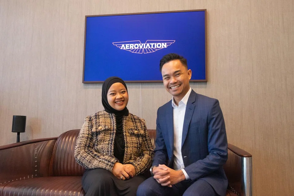 Untuk menampung lebih ramai pelajar dan mengembangkan perkhidmatan Aeroviation, pasangan suami isteri, Encik Faris Iskandar Samat dan Cik Nur Fadhilah Shuib, baru-baru ini memindahkan ibu pejabat mereka ke 30A Kallang Place.