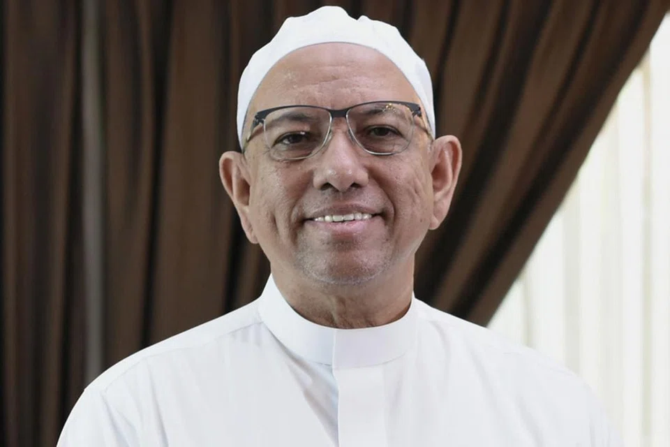 ENCIK AYOOB ANGULLIA