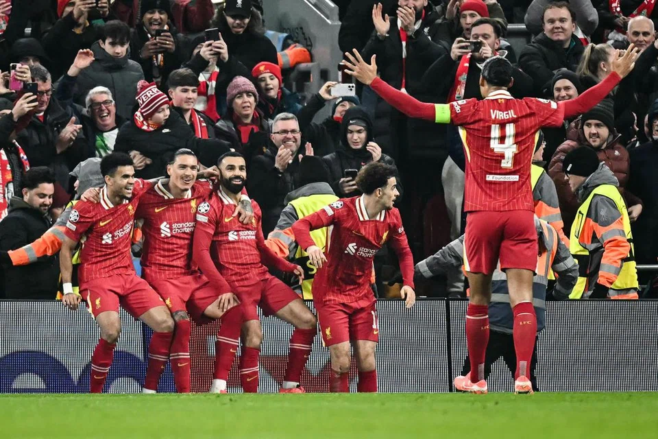 Pasukan Liverpool akan mempertahankan kedudukan mereka yang selesa di puncak Liga Perdana England menjelang perlawanan menentang Manchester City.