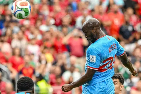 Penyerang DR Congo, Yoane Wissa, menanduk masuk bola ke dalam gawang untuk mengikat Portugal dengan keputusan seri 1-1 dalam perlawanan Kumpulan K Piala Dunia 2026 di Stadium Houston pada 17 Jun.