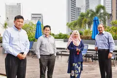 BERI MANFAAT BAGI ANGGOTA: (Dari kiri) Timbalan Presiden DPPMS Encik Abu Bakar Mohd Nor; Pengarah Eksekutif DPPMS, Encik Azrulnizam Shah Encik Azrulnizam Shah; Naib Presiden DPPMS Cik Fadilah A. Majid dan Presiden DPPMS Encik Farid Khan merupakan 'orang kuat' DPPMS. - Foto BM oleh DESMOND WEE
