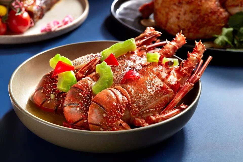 ‘Braised Lobster with Bitter Gourd’ menanti penggemar udang karang yang ingin merasai keistimewaan cita rasa Taiwan.
