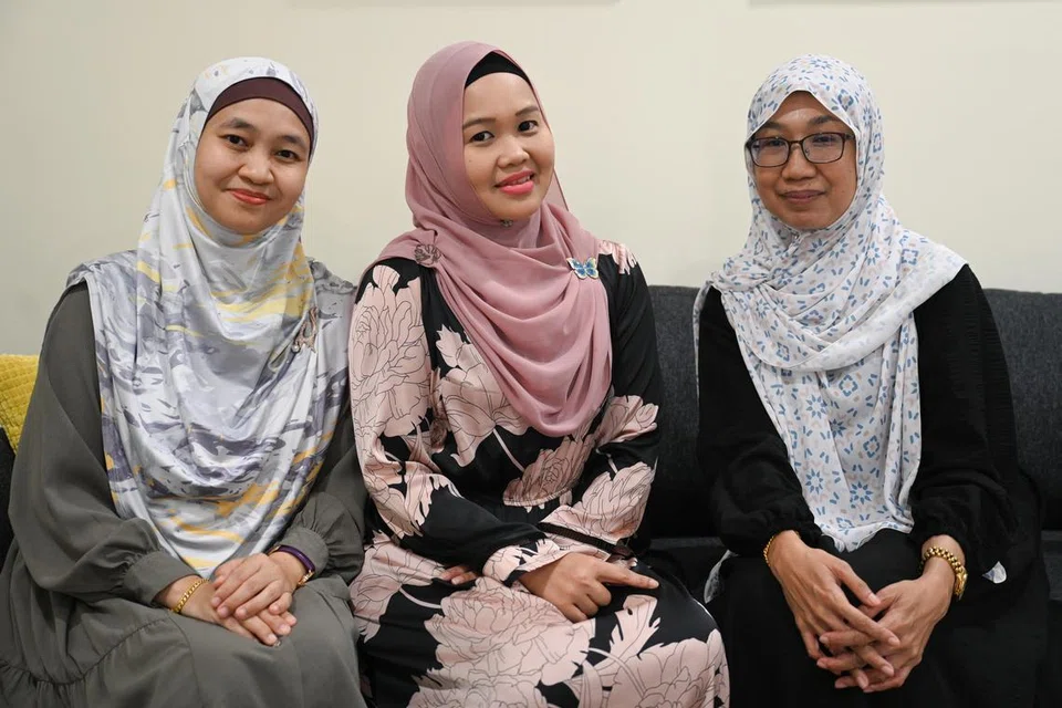 (Dari kiri) Cik Diana Baharudin, Cik Irdawati Mohd Ariffin dan Cik Junaidah Md Sali merupakan guru-guru  daripada Sekolah Rendah Townsville yang berharap dapat terapkan ilmu  podcast kepada murid-murid untuk melatih kemahiran lisan mereka.