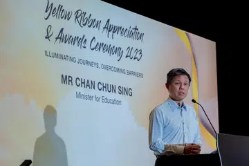 MASYARAKAT INKLUSIF: Menteri Pendidikan, Encik Chan Chun Sing, memuji usaha individu, pertubuhan dan rakan kongsi masyarakat atas sumbangan besar mereka untuk menyepadukan semula bekas pesalah ke dalam masyarakat.