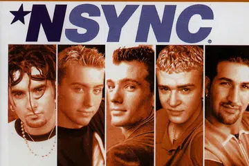 Dunia hiburan di Barat pada akhir ’90-an begitu hangat dengan kehadiran kumpulan boyband *NSYNC  yang mencipta populariti di serata dunia, justeru mempengaruhi minat remaja terhadap boyband versi Melayu seperti New Boyz.