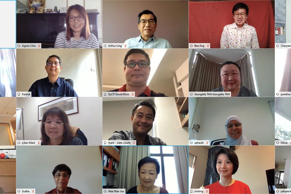 MESYUARAT PERTAMA: Pasukan Bertindak mengenai Keganasan Keluarga, yang mempunyai seramai 21 anggota, akan melakukan kajian berkenaan cabaran yang dihadapi pelbagai golongan yang mengalami keganasan keluarga dan mengenal pasti cara di mana pemerintah boleh bekerjasama dengan rakan masyarakat untuk memperkasa mangsa dan juga pesalah untuk menamatkan kitaran keganasan. - Foto MHA & MSF