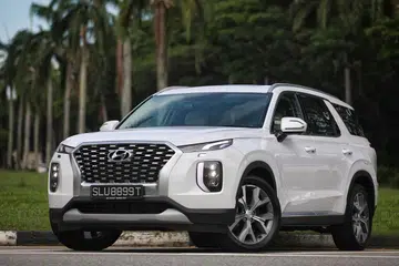 HYUNDAI PALISADE: Kereta SUV ini menampilkan reka bentuk mewah, megah dan mencerminkan kemajuan yang telah dicapai jenama Korea Selatan dalam bidang automobil. - Foto BH oleh KEVIN LIM