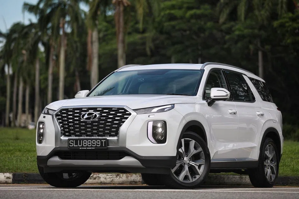 HYUNDAI PALISADE: Kereta SUV ini menampilkan reka bentuk mewah, megah dan mencerminkan kemajuan yang telah dicapai jenama Korea Selatan dalam bidang automobil. - Foto BH oleh KEVIN LIM