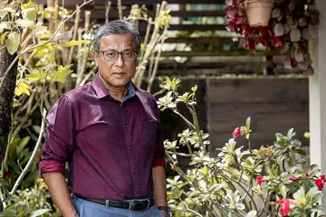 ANUGERAH TERTINGGI: Atas pengorbananannya kepada masyarakat, Encik Alwi Abdul Hafiz telah dianugerahkan Anugerah Jasa Bakti bagi Anugerah Majlis Ugama Islam Singapura (Muis) tahun ini. Beliau merupakan antara sembilan individu unggul yang menerima anugerah tertinggi Muis itu sebagai pemenang Anugerah Jasa Cemerlang dan Jasa Bakti.