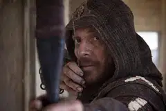 ASSASSIN'S CREED: Permainan video perang antara dua puak menjadi bahan bagi siri drama Netlix, hasil kerjasama wadah penstriman itu dengan syarikat pengeluar permainan video Ubisoft. - Foto NETFLIX