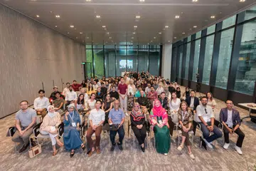 Lebih 100 pelajar, pekerja muda dan pemimpin industri, menghadiri Konvensyen Mara anjuran Kelab Mendaki pada 15 September di Guoco Midtown di Beach Road. Turut hadir ialah Menteri Pembangunan Sosial dan Keluarga merangkap Menteri Bertanggungjawab bagi Ehwal Masyarakat Islam dan Menteri Kedua Kesihatan, Encik Masagos Zulkifli Masagos Mohamad (depan, lima dari kiri); Timbalan Ketua Pegawai Eksekutif Mendaki, Dr Noraslinda Zuber (depan, enam dari kiri); dan Pengerusi Mara dan Naib Presiden Kelab Mendaki, Cik Amalina Abdul Nasir (depan, empat dari kanan).