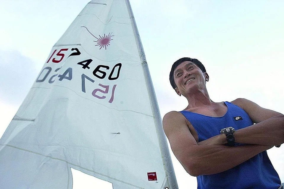 PERINTIS KAPAL LAYAR: Bekas atlet kapal layar Lock Hong Kit meninggal dunia akibat barah prostat Sabtu lalu. - Foto fail