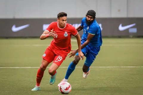 Penyerang Singapura, Ilhan Fandi (kiri), akan menyarung jersi Buriram United, juga sebuah kelab dari Thailand. 