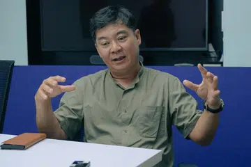 SEDIA DIWAWANCARA: Pemangku Presiden Persatuan Bola Sepak Singapura (FAS), Encik Bernard Tan. 