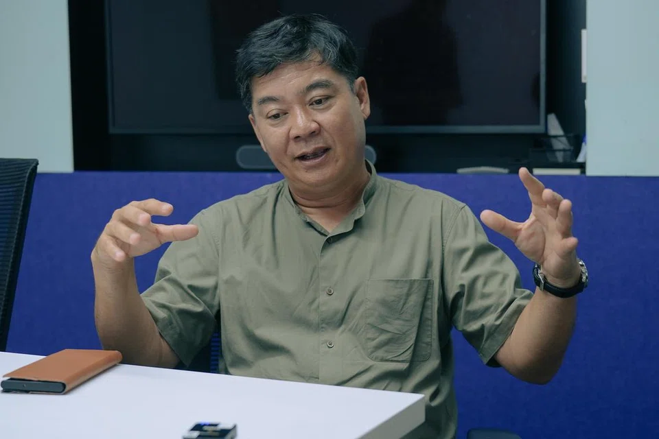 SEDIA DIWAWANCARA: Pemangku Presiden Persatuan Bola Sepak Singapura (FAS), Encik Bernard Tan. 