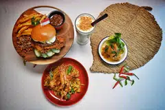 MENU HARI KEBANGSAAN: Restoran Swensens menghidangkan empat sajian baru iaitu Burger Nasi Lemak, Linguine Laksa Kering, Ayam Goreng Sos Telur Asin dan minuman Pandan Kaya Cloud sempena Hari Kebangsaan 2023.