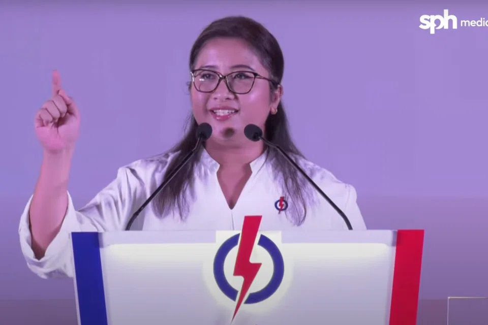 Calon Parti Tindakan Rakyat (PAP) bagi GRC Ang Mo Kio, Cik Nadia Samdin, menggesa rakyat Singapura untuk menolak politik yang memecah belahkan masyarakat dan sebaliknya mengutamakan perpaduan. Beliau berkata demikian semasa rapat umum PAP di Sekolah Rendah Fern Green pada 27 April, bersama anggota parti lain, termasuk Menteri Kanan, Encik Lee Hsien Loong, Encik Darryl David, Cik Jasmin Lau; Encik Victor Lye, Encik Ng Chee Meng, Dr Lam Pin Min, Encik Henry Kwek, dan Encik Yip Hon Weng. 