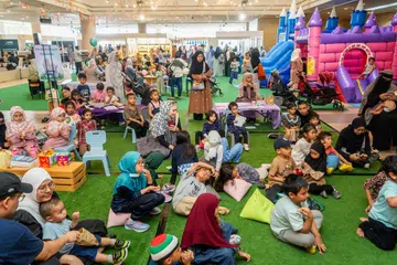 Ruang mesra keluarga turut disediakan pada acara, ‘LearnIslam Day 2024’, lengkap dengan kawasan menjamu selera dan permainan seperti istana ambul (bouncy castle), bagi menceriakan si cilik. 