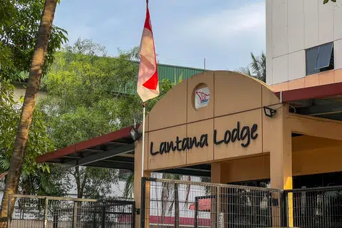 Warga Singapura, Abdus Sattar, 51 tahun, dikatakan telah menganjurkan acara tersebut di Lantana Lodge, Tech Park Crescent, di Tuas, pada 9 Ogos 2024.
