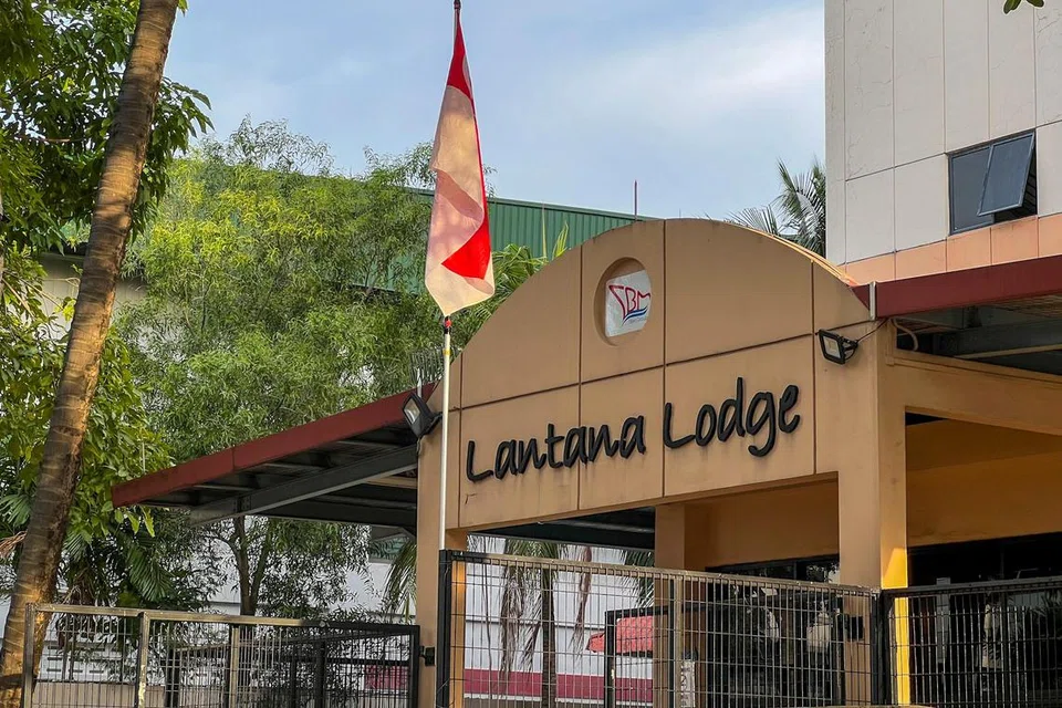 Warga Singapura, Abdus Sattar, 51 tahun, dikatakan telah menganjurkan acara tersebut di Lantana Lodge, Tech Park Crescent, di Tuas, pada 9 Ogos 2024.