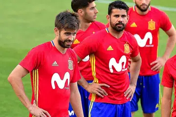 MASA DEPAN 'TERGANTUNG': Bintang penyerang Chelsea, Diego Costa, mendakwa pengurus pasukan itu, Antonio Conte, berkata beliau bukan sebahagian daripada perancangannya bagi EPL musim akan datang. - Foto AFP