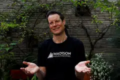 HARAP BAIKI KAEDAH PENGAWALAN: Pendaki gunung, Encik Garrett Madison, yang sudah 13 kali mendaki gunung Everest, menyarankan pemantauan lebih baik demi menjaga kebersihan sekitaran pergunungan tertinggi dunia itu. 