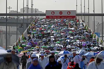 TEKANAN HABA HAWA PANAS: Lebih 2,000 anggota jemaah haji mengalami tekanan haba hawa panas semasa mengerjakan ibadah haji 2023, kata pegawai haji Arab Saudi apabila suhu mencecah 48 darjah Celsius pada Khamis lalu. 