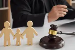 WANITA MENGHILANG BERSAMA ANAKNYA: Akibat gagal menghadiri perbicaraan di mahkamah berhubung penjgaan anak setelah bercerai, waran tangkapan ke atas wanita itu dikeluarkan. 