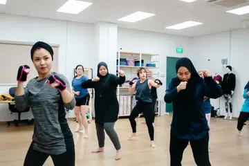 Singapura, wanita, sihat, kuat, bersenam, Glowco Move