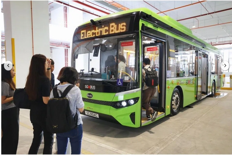 Dengan tambahan 10 bas baru itu, kini terdapat sejumlah 70 bas elektrik yang menggunakan laluan awam di sini. Bas-bas tersebut bakal digunakan untuk perkhidmatan nombor 86, 107 dan 159, yang melalui laluan di timur laut dan tengah Singapura. 
