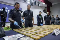 Polis Selangor, Datuk Hussein Omar Khan, heroin, dadah