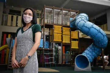 TEROKA STRATEGI SESUAI: Cik Nur Syafinaz Mohamed Rafit sentiasa meneroka strategi sesuai yang berkesan bagi pelajar berkeperluan khas. - Foto BH oleh LIM YAOHUI